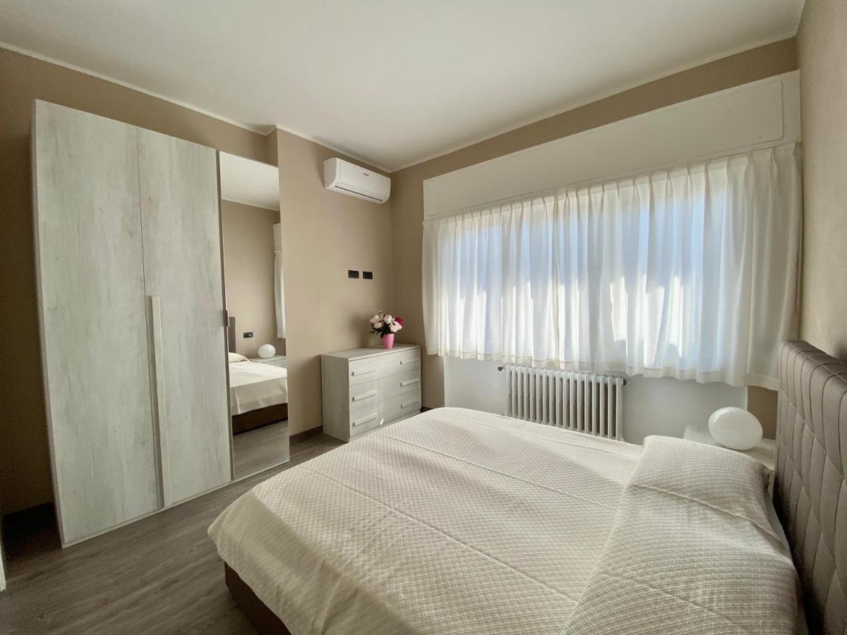 Appartamento Renzo, Dongo, Lago Di Como Buitenkant foto